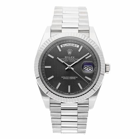 The 18ct white gold copy watches have day and date windows.